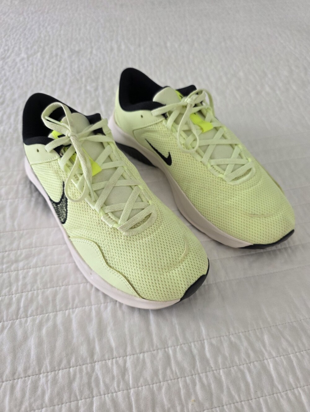 Nike Legend Essential 3 Neon Yellow/Black Running Shoes Mens 9.5